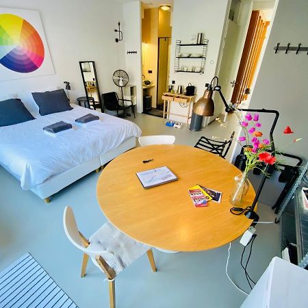 Private Studio With Free Car Parking Amsterdam Esterno foto