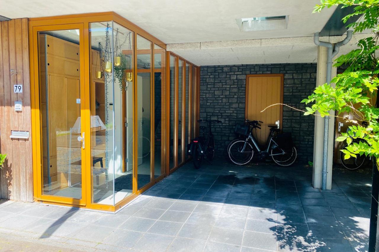 Private Studio With Free Car Parking Amsterdam Esterno foto
