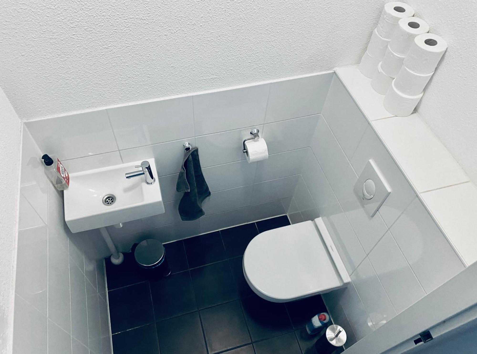 Private Studio With Free Car Parking Amsterdam Esterno foto