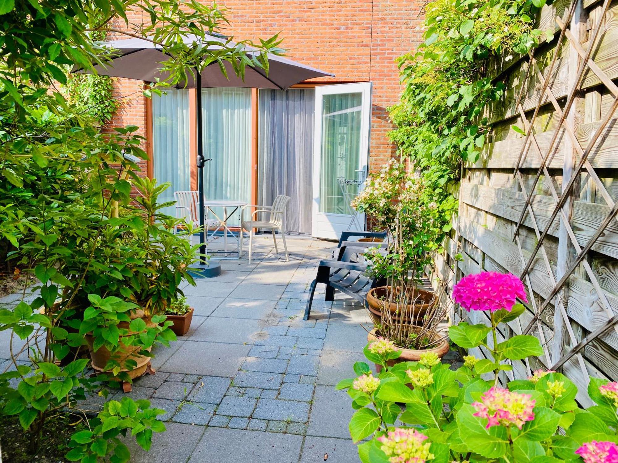 Private Studio With Free Car Parking Amsterdam Esterno foto